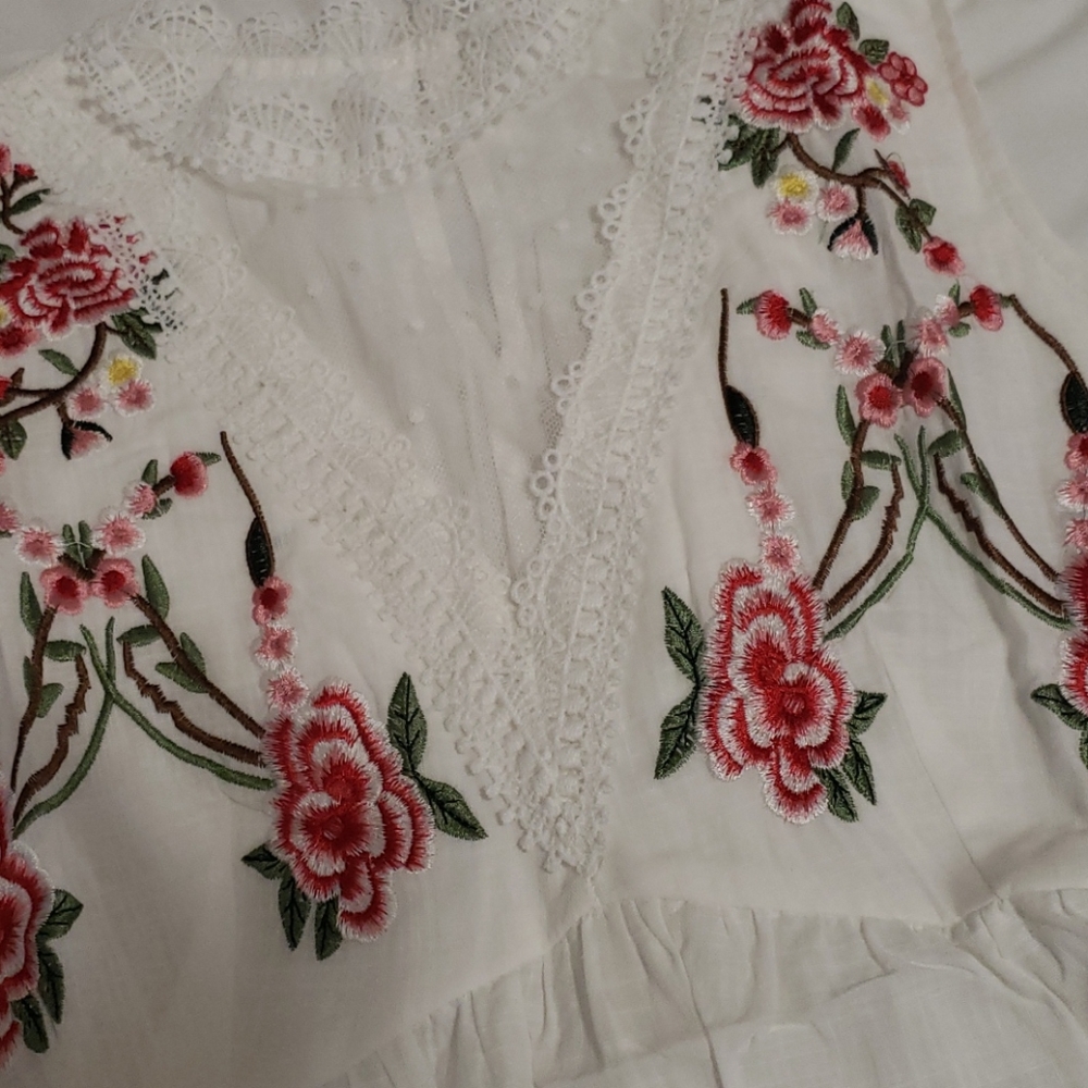 🔥New boutique embroidered babydoll top - Picture 9 of 13